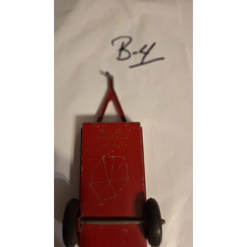 VINTAGE ERTL MANURE SPREADER FARM TRAILER DIE CAST TOY RED USA